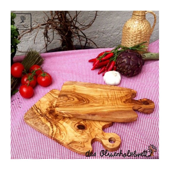 Olive wood board with special rounded handle
