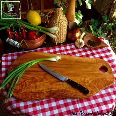 Natural cutting board with olive wood handle (6317)