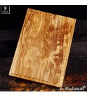 Large cutting board with juice groove